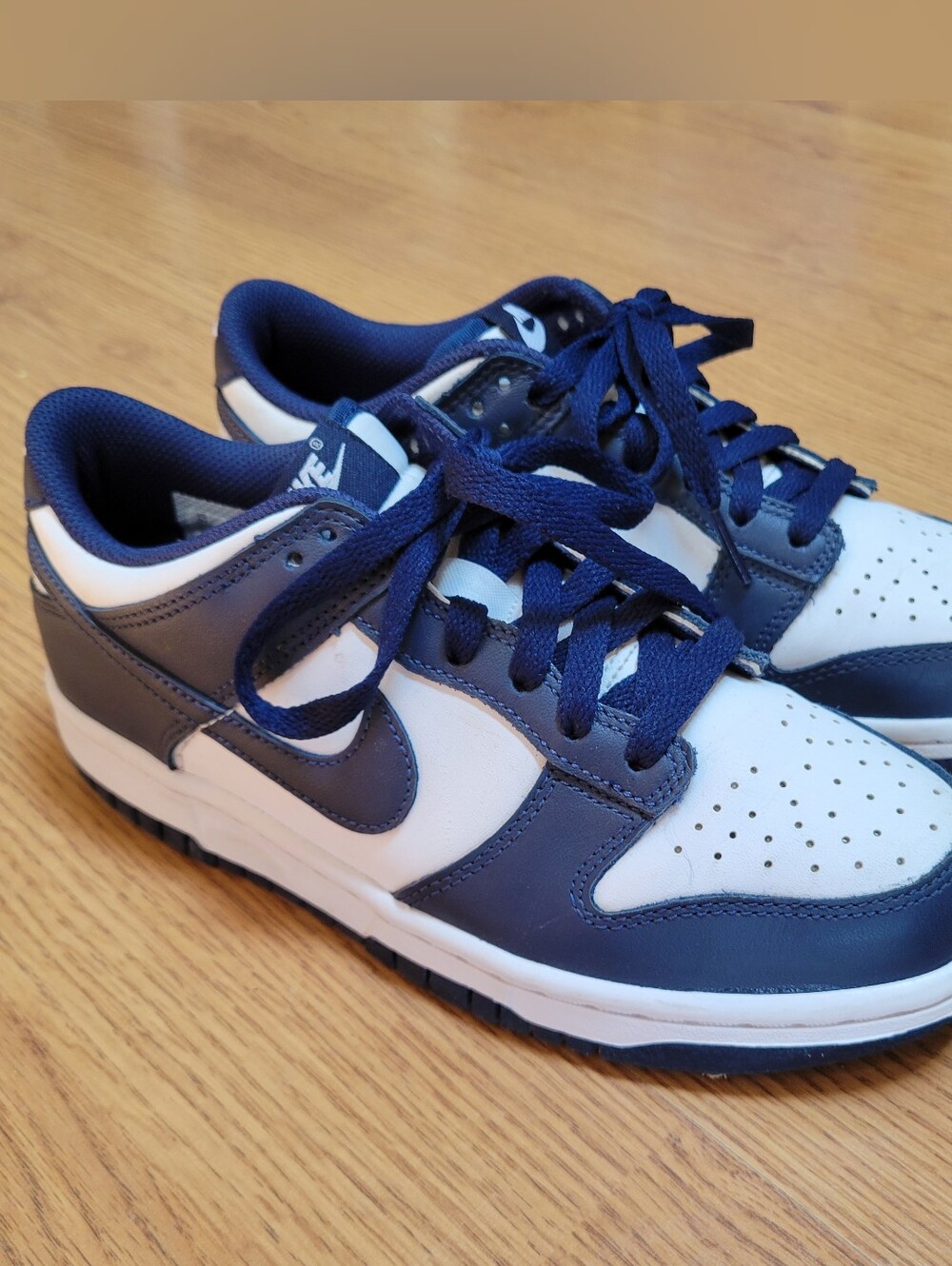 Nike Kids Navy and White Low Dunks 5Y